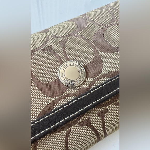 ❌SOLD❌ Like NEW Coach Long Wallet - Picture 3 of 10